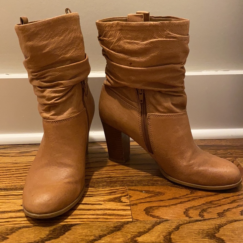 Nine West Ruched Leather Tan Booties Size 8.5